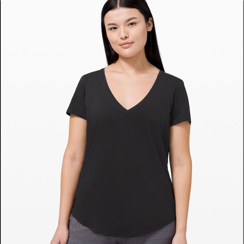 NWT Lululemon Love V Neck T-Shirt. SZ 0